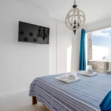 Monterey House بيت للعطل