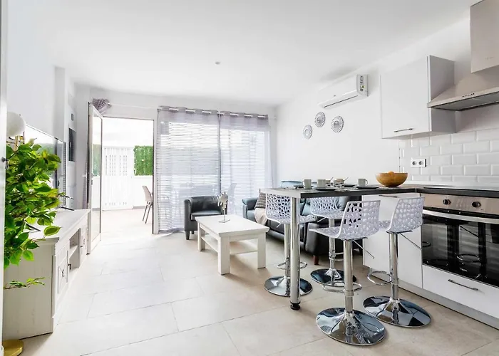 Monterey House بيت للعطل